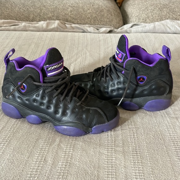 Jumpman Team 2 Jordans - Picture 2 of 6